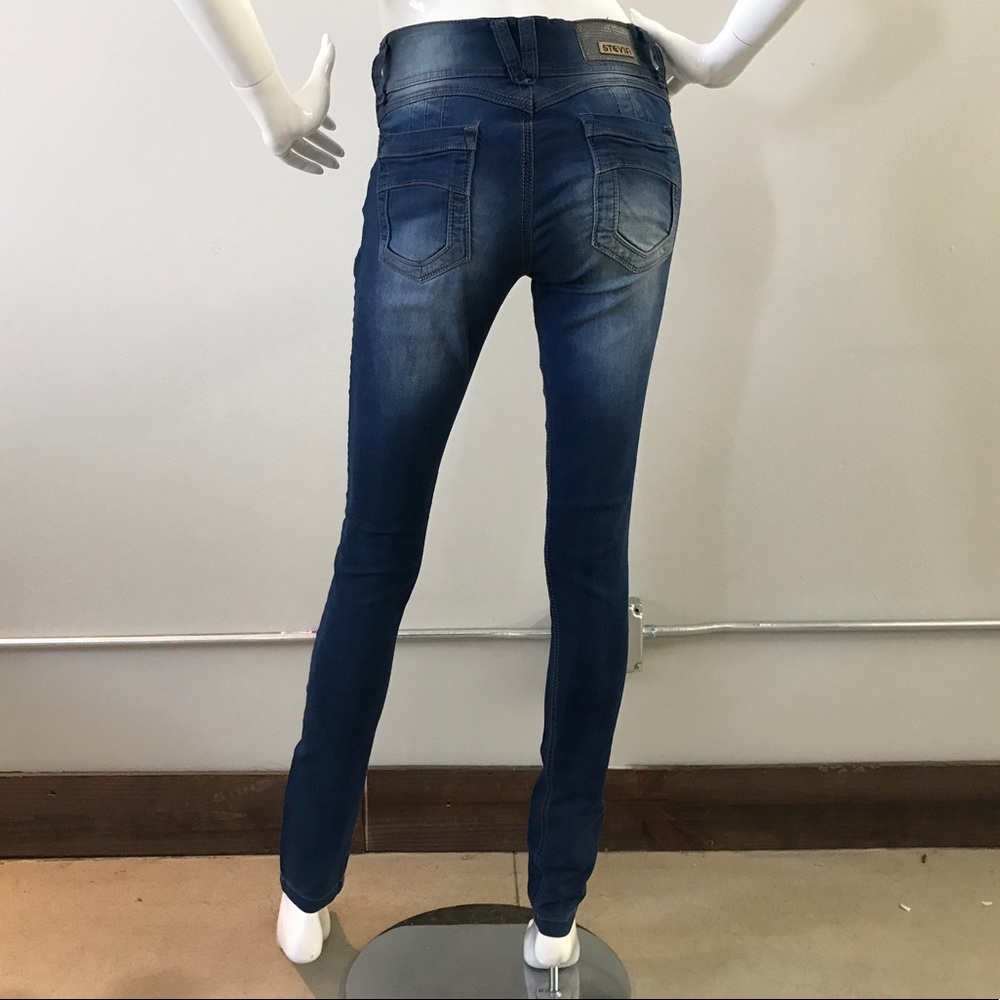 Jeans - Picture 8 of 8